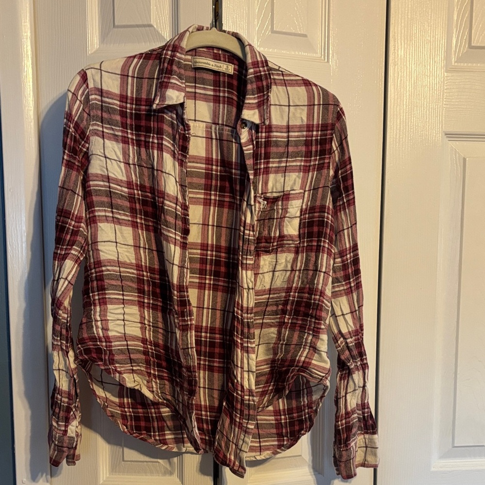 Abercrombie & Fitch Red Plaid Women's long sleeve shirt size small